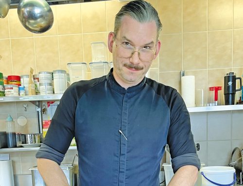 Viele kleine Leute und ein Spitzenkoch
